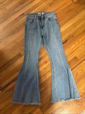 Light Wash High-Rise Flared Jeans - Unbranded